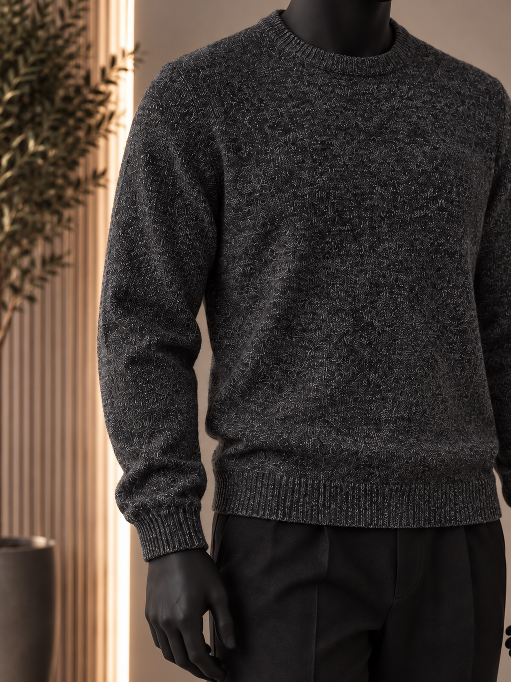 Maglione New Mentality nero su manichino - dettaglio - visualizzazione AI